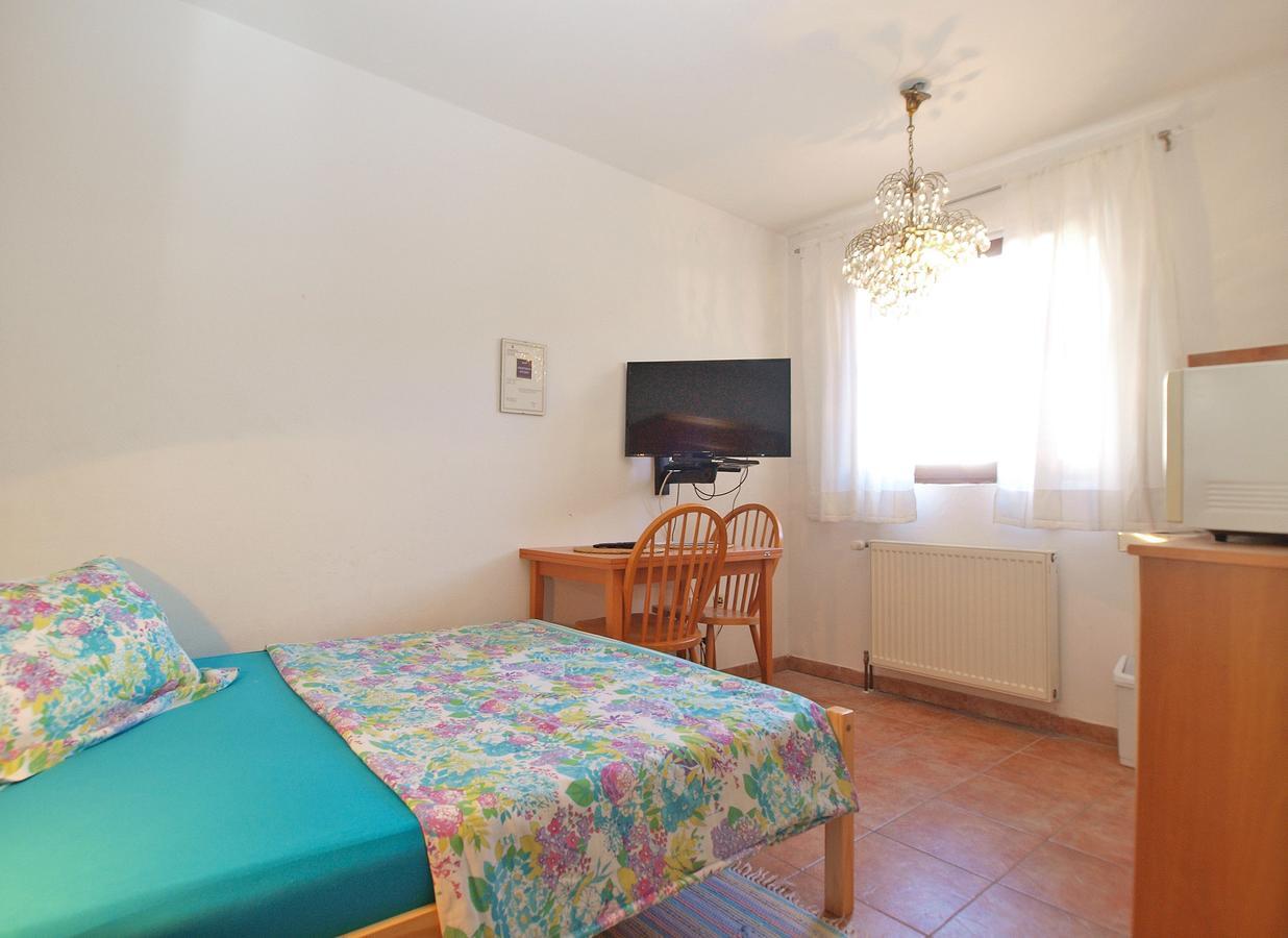 Apartments Kada 1571 Pola Esterno foto